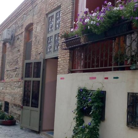 California Guest House Гори Экстерьер фото