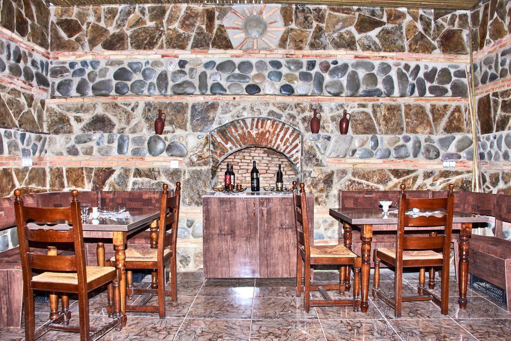 California Guest House Гори Экстерьер фото