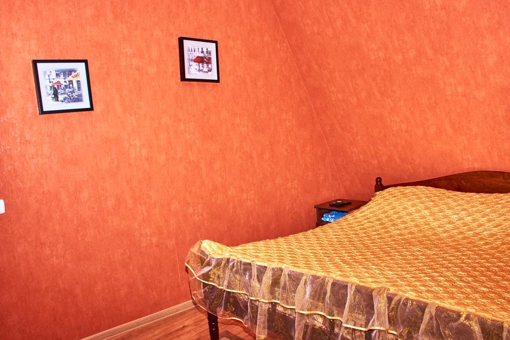 California Guest House Гори Экстерьер фото