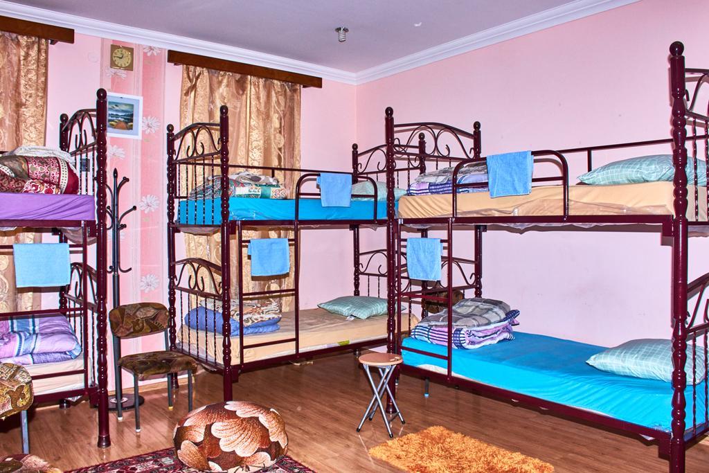 California Guest House Гори Экстерьер фото
